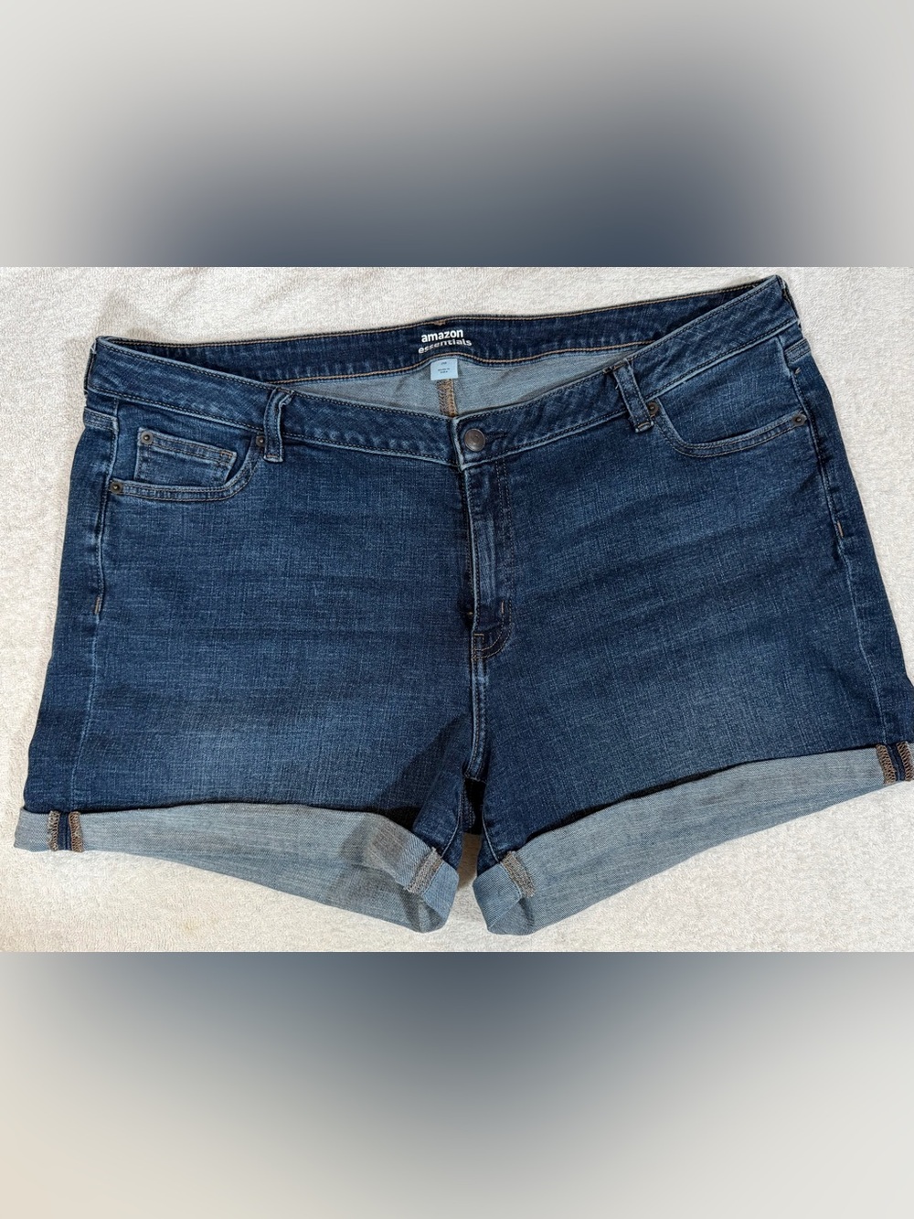 Amazon Essentials Dark Indigo Wash Mid-Rise Basic Rolled Cuff Denim Shorts